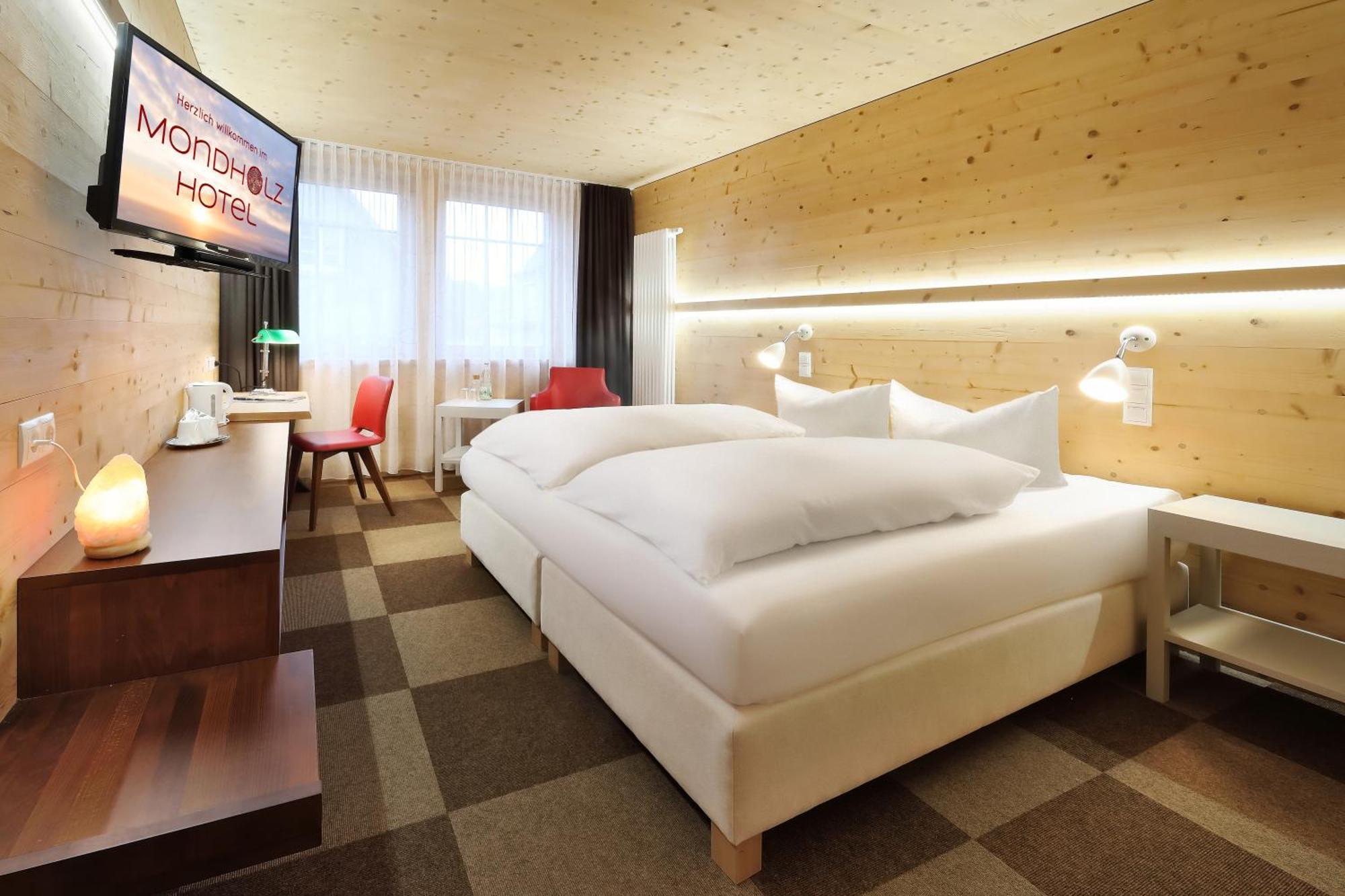 Hotel Mueller Cafe & Wein - Mondholzhotel ไฟท์ชืนไฮม์ ภายนอก รูปภาพ