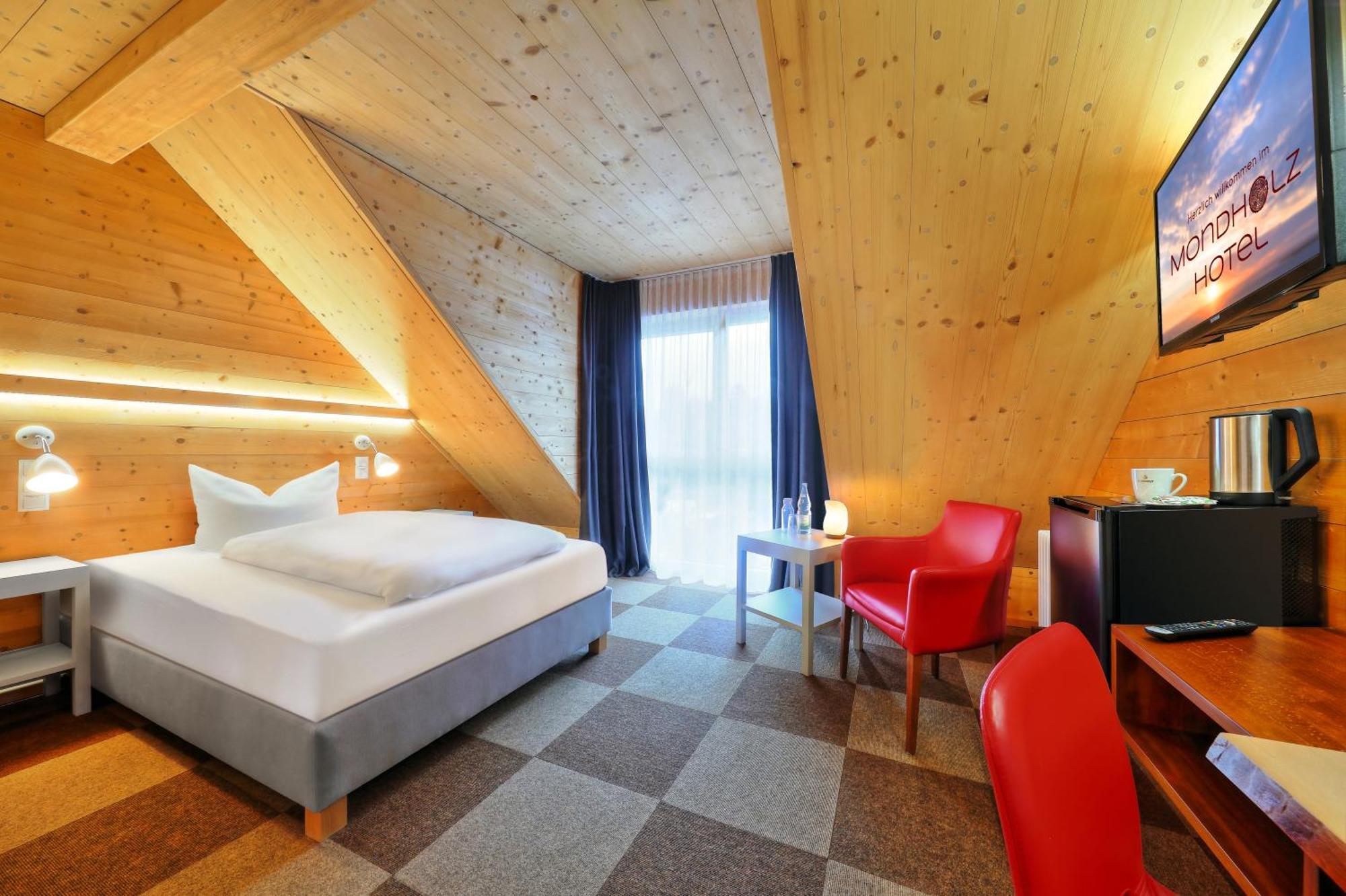 Hotel Mueller Cafe & Wein - Mondholzhotel ไฟท์ชืนไฮม์ ภายนอก รูปภาพ